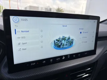Car image 33