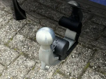 Car image 34