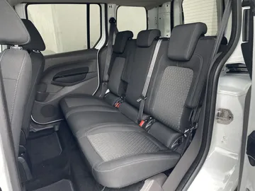 Car image 27