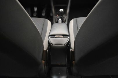 Car image 33