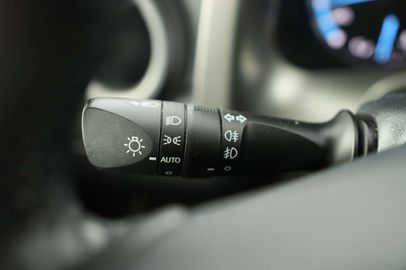 Car image 36