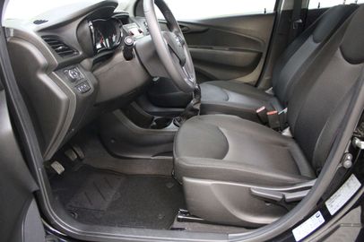 Car image 10