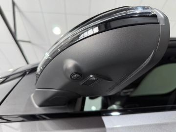 Car image 35