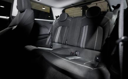 Car image 22
