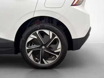 Car image 35