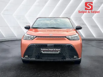 Car image 3