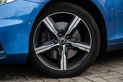 Car image 33