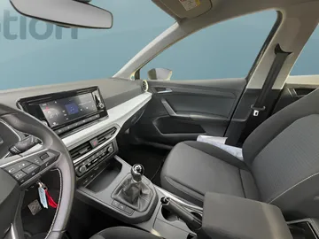 Car image 23