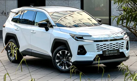 Car image 4