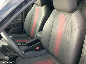 Car image 32