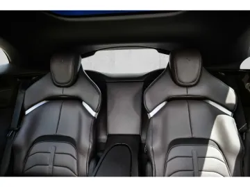 Car image 32