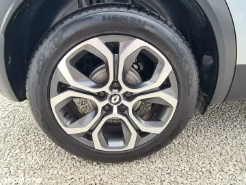 Car image 32