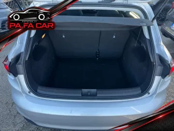 Car image 29