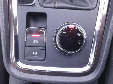 Car image 36