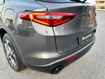 Car image 35