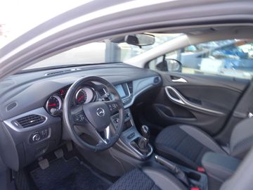 Car image 10