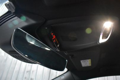 Car image 27