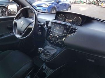 Car image 21