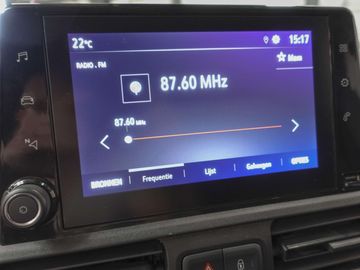 Car image 33