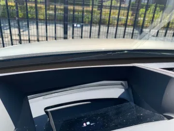 Car image 37