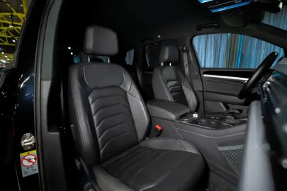 Car image 33