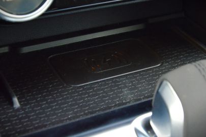 Car image 32