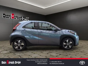 Car image 4