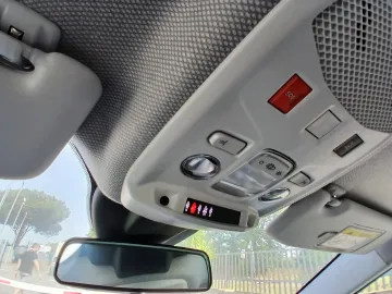 Car image 33