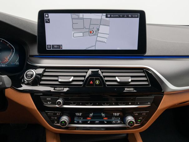 BMW 530d Touring M xDrive 210 kW image number 32