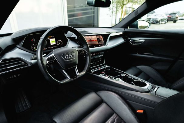 Audi e-tron GT quattro 350 kW image number 11