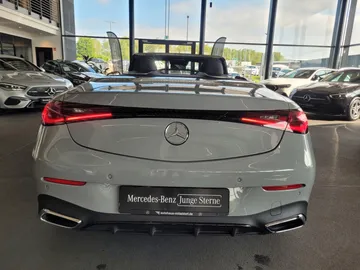 Car image 32
