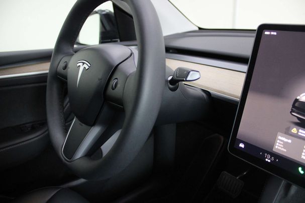 Tesla Model Y 220 kW image number 19