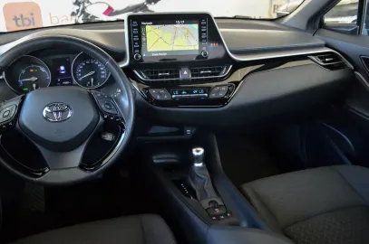 Car image 32