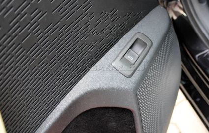 Car image 35