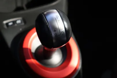 Car image 32