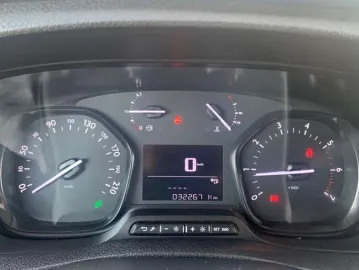 Car image 33