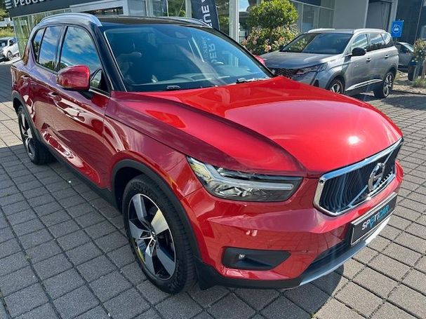 Volvo XC40 D4 AWD Momentum 140 kW image number 2