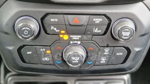 Car image 36