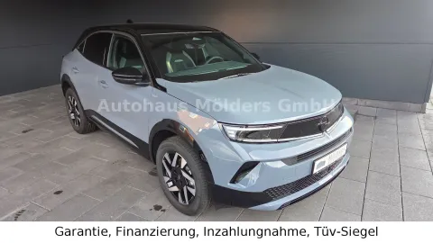 Car image 2