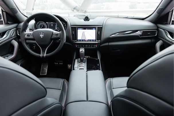 Maserati Levante GT 243 kW image number 13