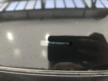 Car image 29