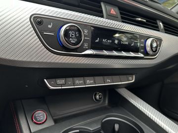 Car image 36