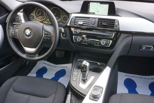 BMW 320i 135 kW image number 6