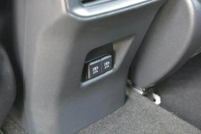 Car image 36