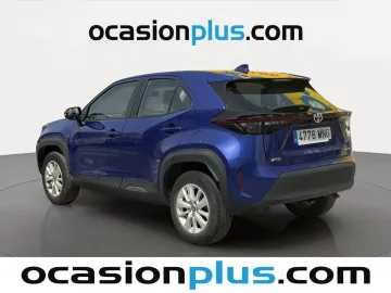 Car image 4