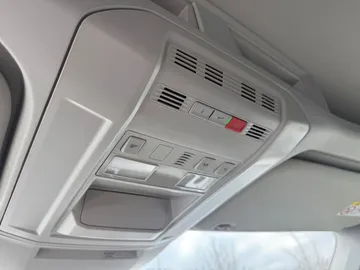 Car image 43