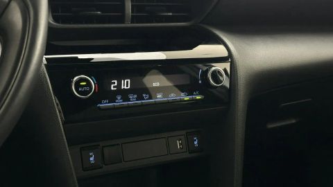 Car image 33