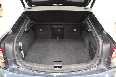 Car image 30