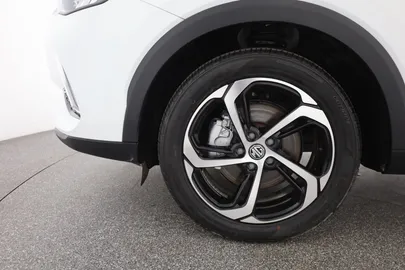 Car image 30