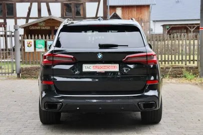 Car image 36